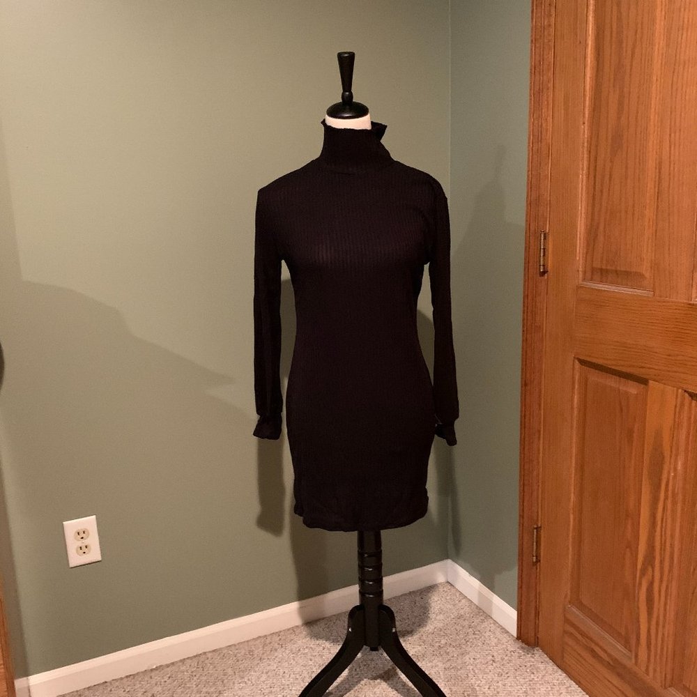 LONG SLEEVE BLACK DRESS SIZE S  #249